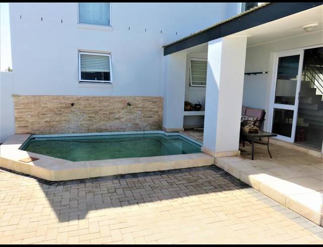 4 BEDROOM HOUSE FOR SALE IN LAGUNA SANDS